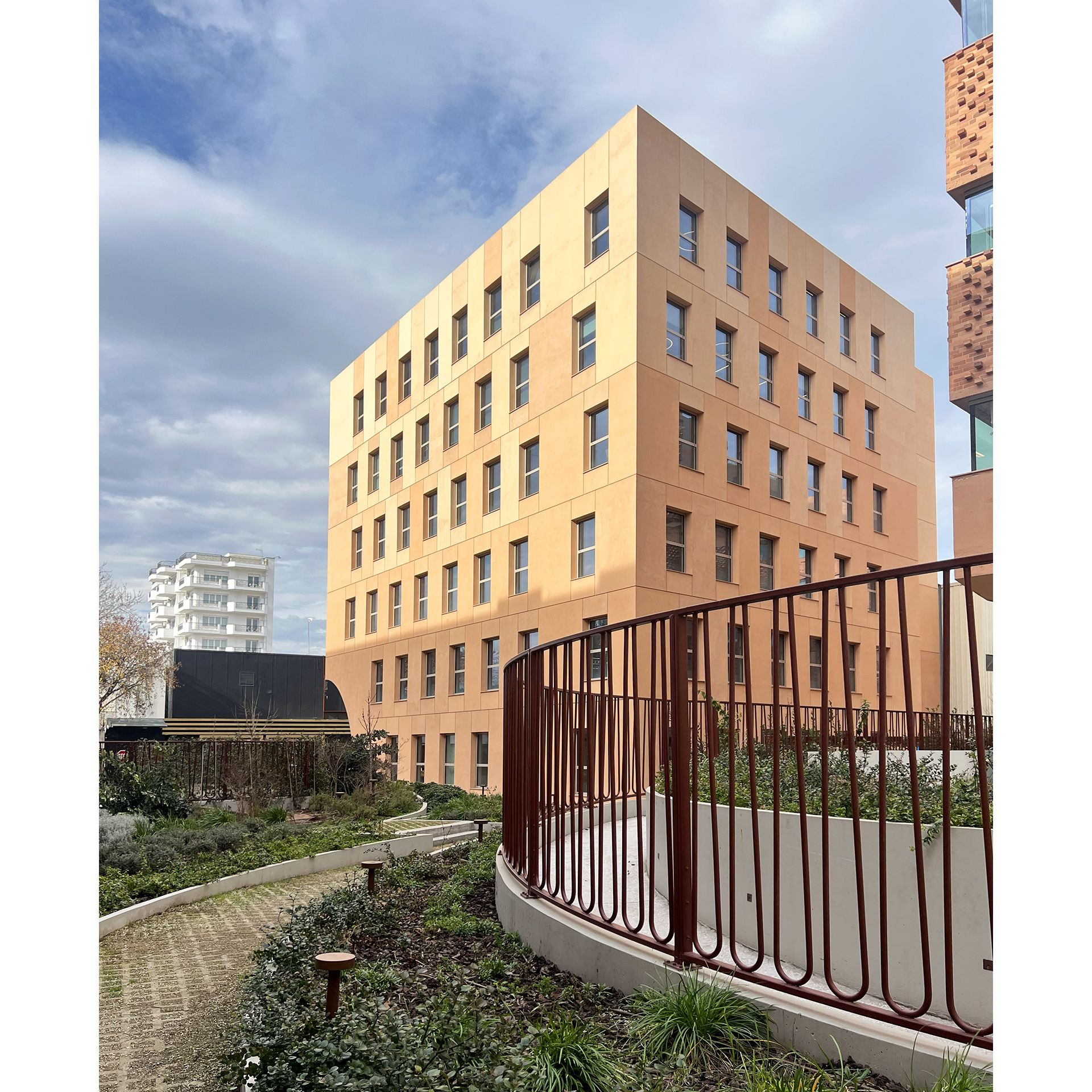 HUB 26 - Building D image 3